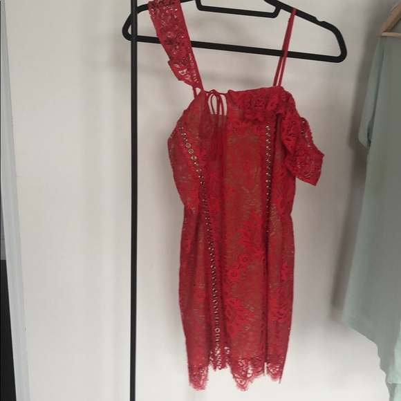 Short red dress - Picture 2 of 4